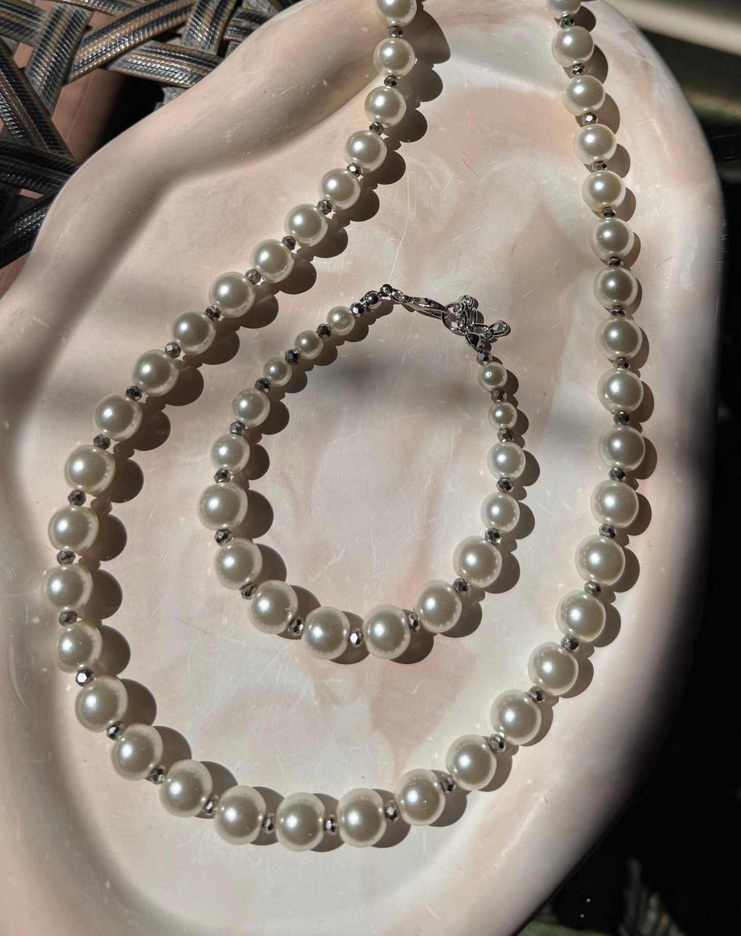 Set of Pearls Necklace & bracelet