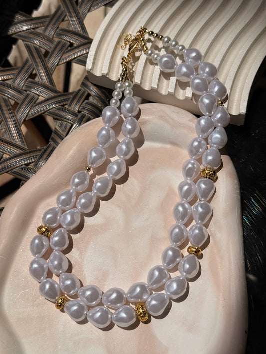 Pearls choker