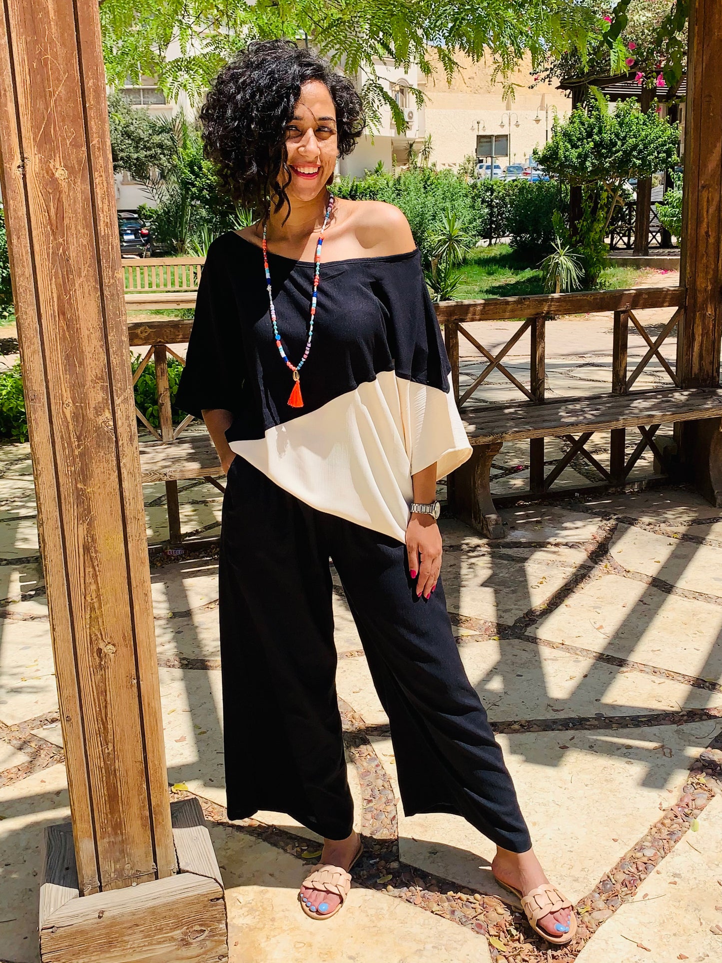 Black asymmetric set