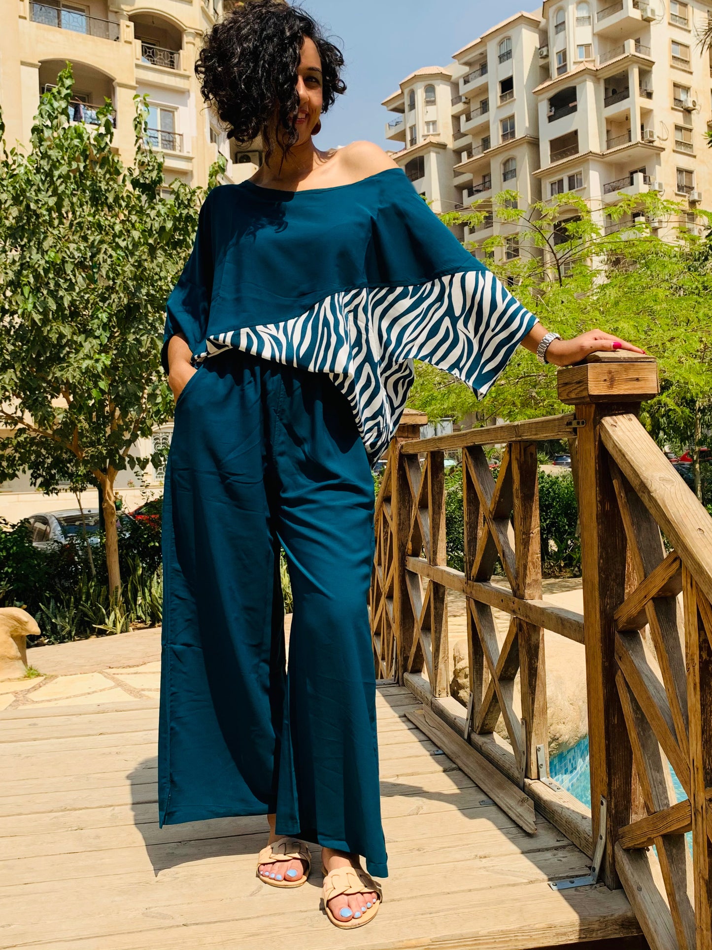 Petroli asymmetric set