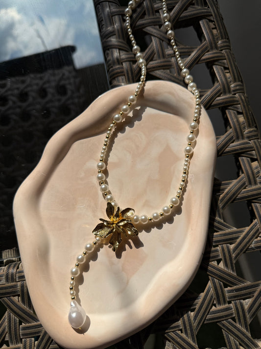 Pearls & Flower Necklace