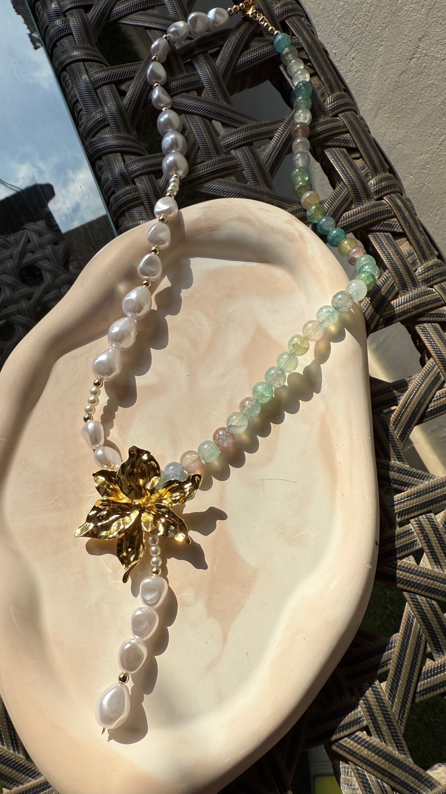 Aqiq & Pearls Flower Necklace