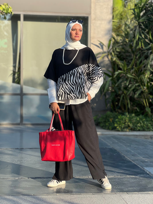 Black asymmetric set