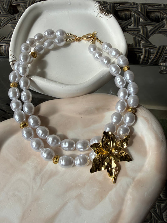 Pearls & Flower choker