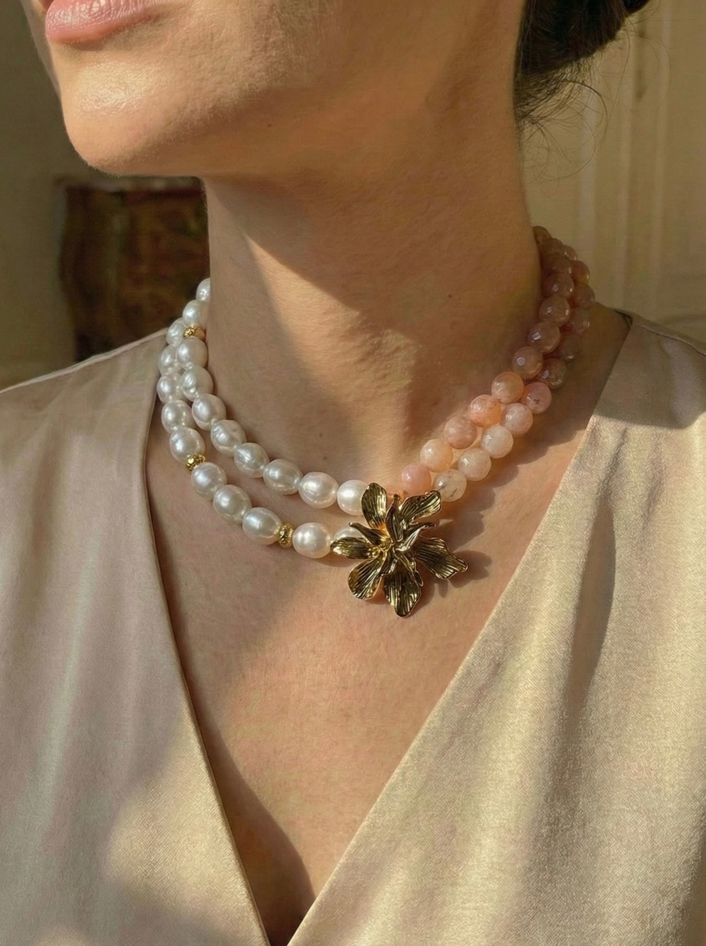 Aqiq & Pearls choker
