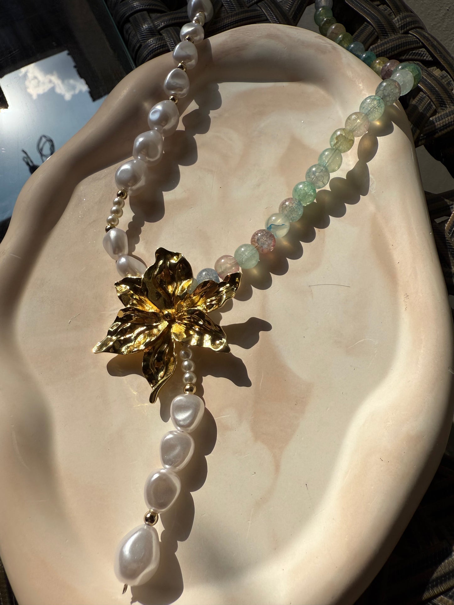 Aqiq & Pearls Flower Necklace