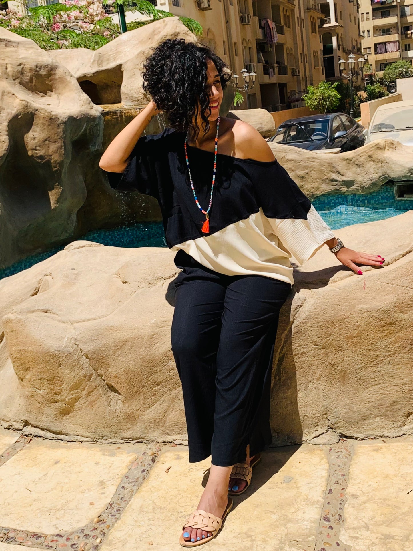 Black asymmetric set